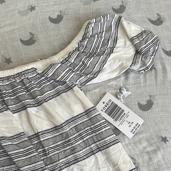 Blouse - Picture 2 of 3